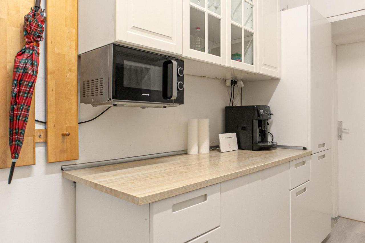 וינה Joyful 2Br Shared Apt Near Millenium Tower & Danube River מראה חיצוני תמונה