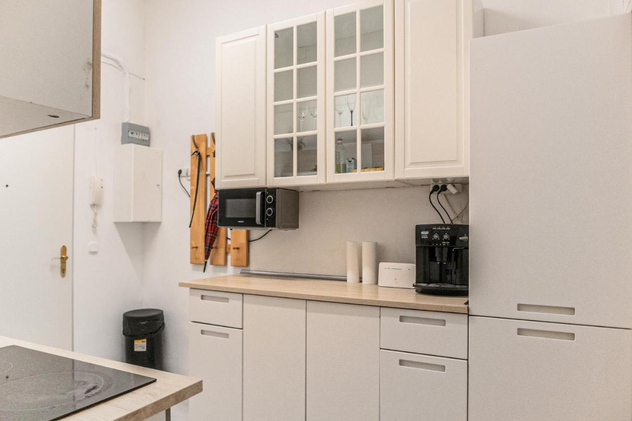 וינה Joyful 2Br Shared Apt Near Millenium Tower & Danube River מראה חיצוני תמונה