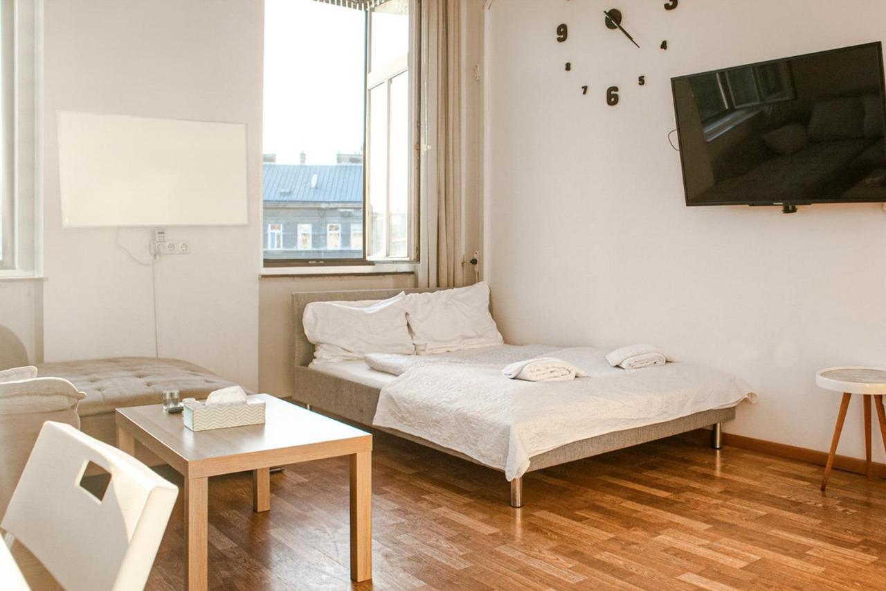 וינה Joyful 2Br Shared Apt Near Millenium Tower & Danube River מראה חיצוני תמונה