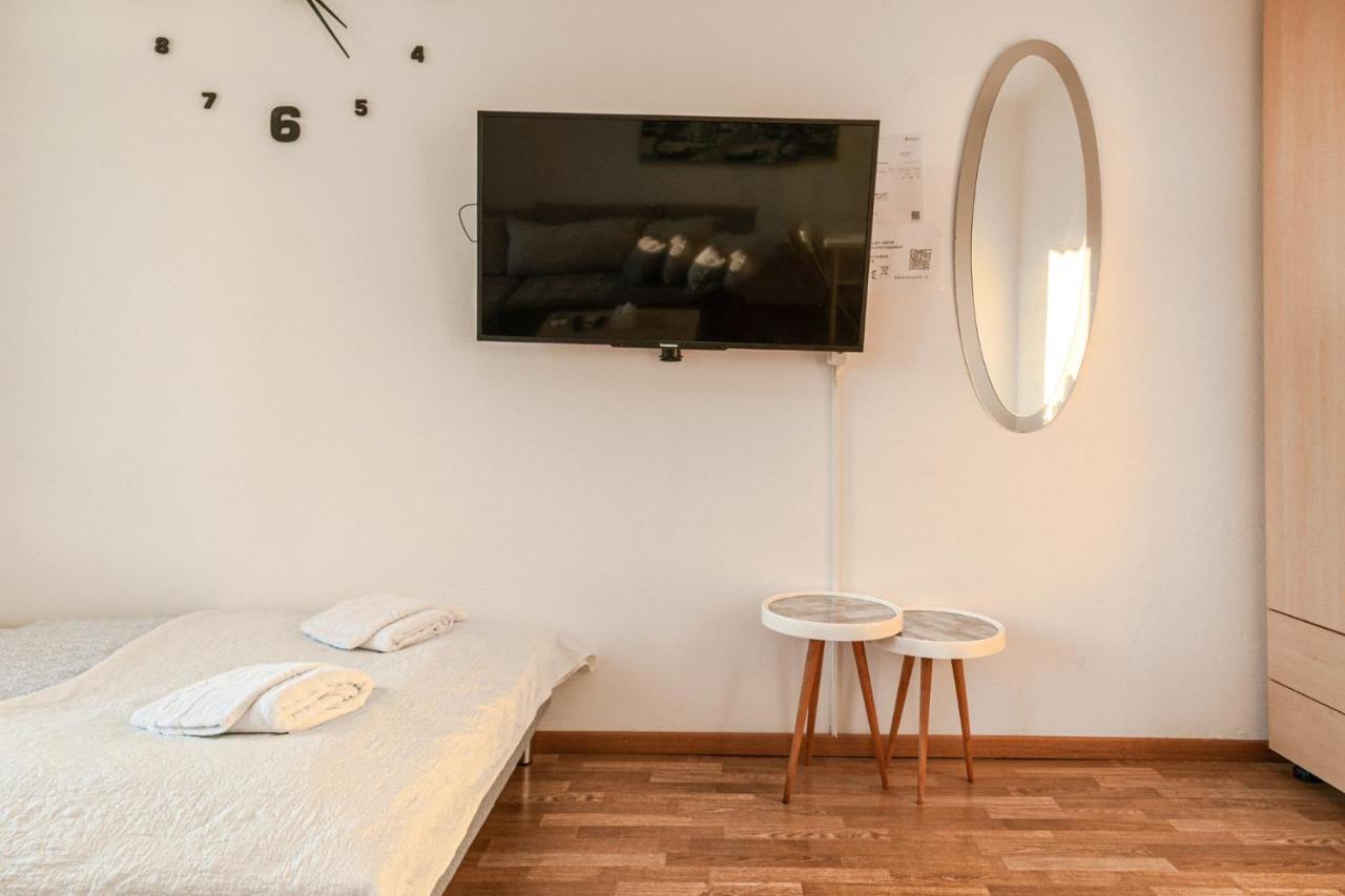 וינה Joyful 2Br Shared Apt Near Millenium Tower & Danube River מראה חיצוני תמונה