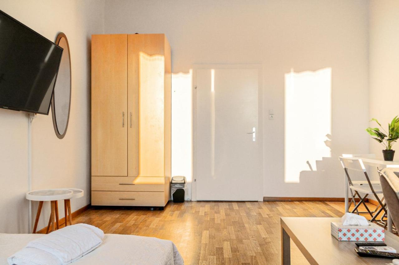 וינה Joyful 2Br Shared Apt Near Millenium Tower & Danube River מראה חיצוני תמונה
